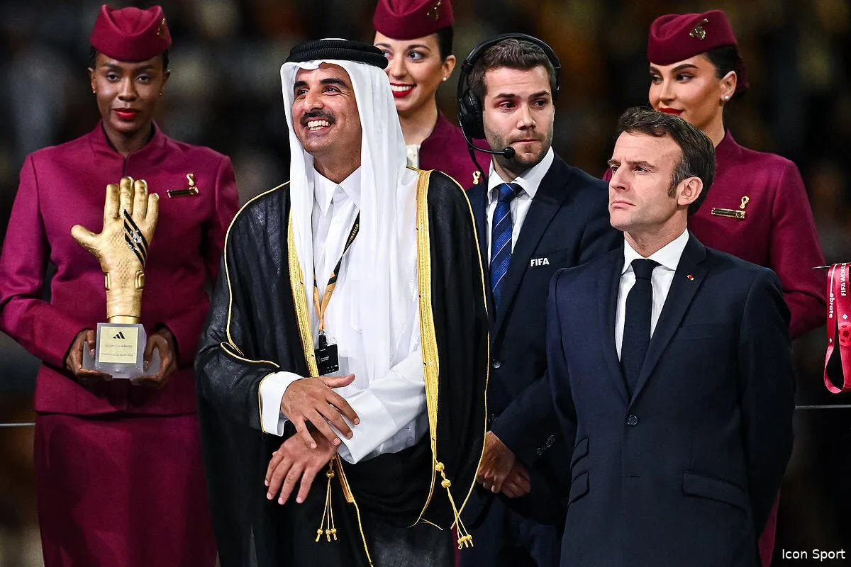 l emir du qatar interpelle par des fans italiens iconsport 168009 1237 382795