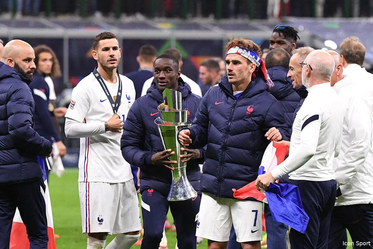l equipe de france et son nouveau maillot ca ne passe pas icon ab1 2516 340453