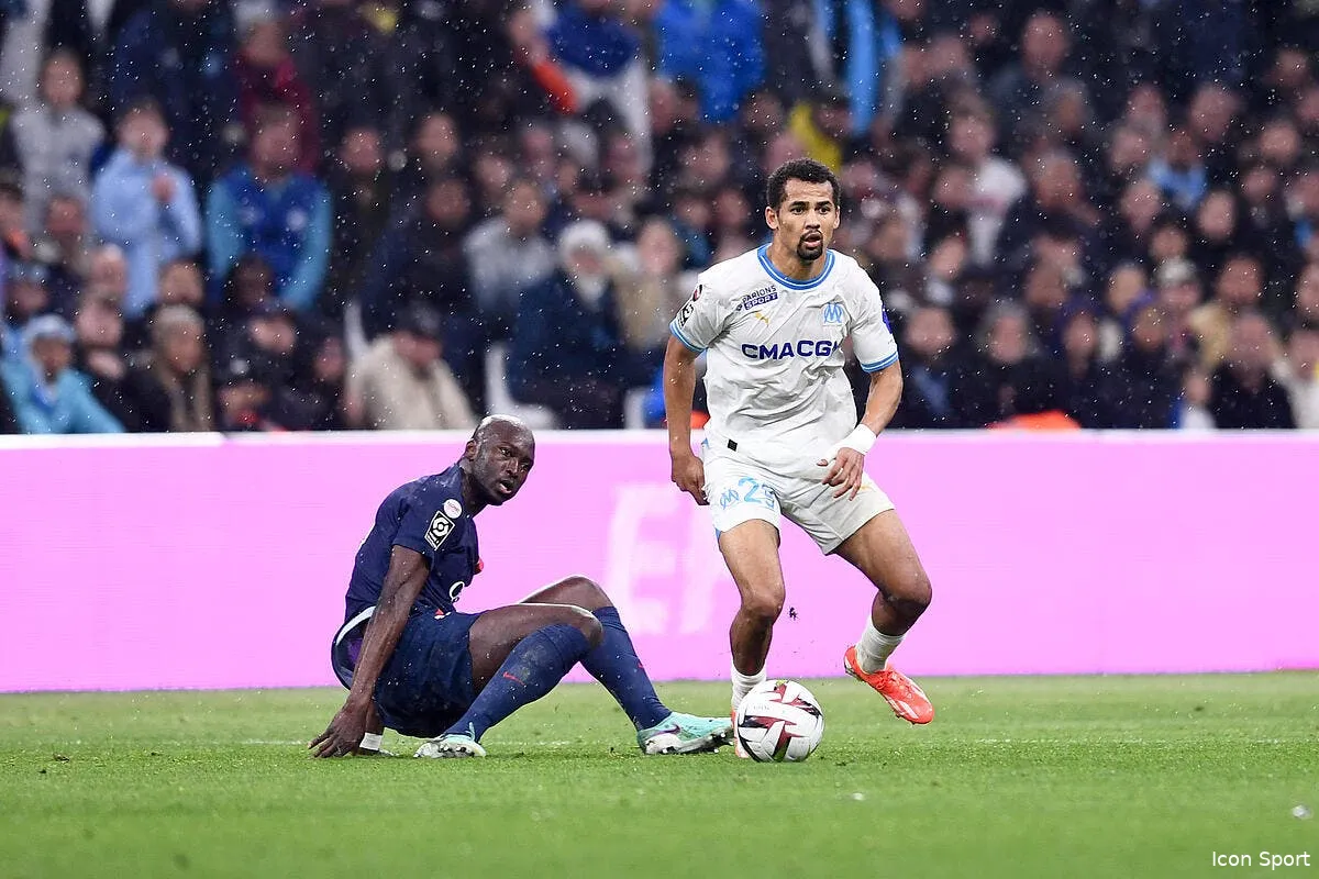 l equipe matraque iliman ndiaye apres om psg iconsport 204772 0092 373934