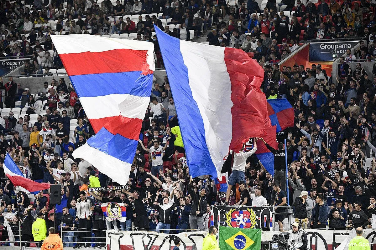 l ol et les ultras de lyon 1950 le clash avant le derby icon cas9880 332819