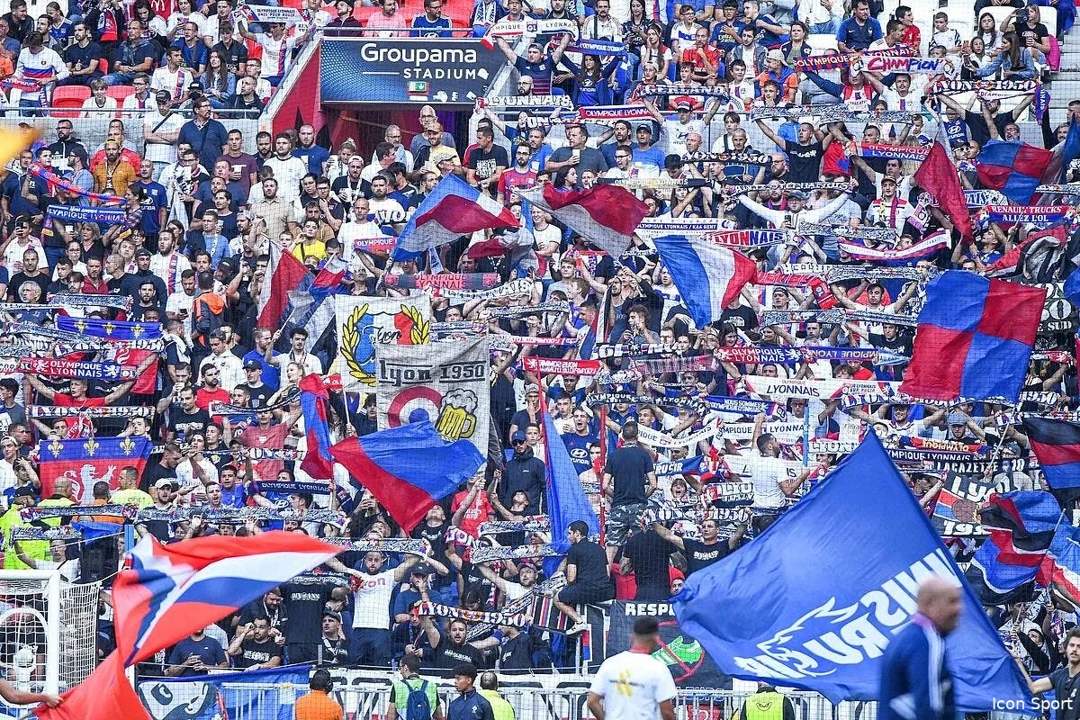 l ol gagne et le stade se remplit merci laurent blanc icon 03092022 arl 6622 352919