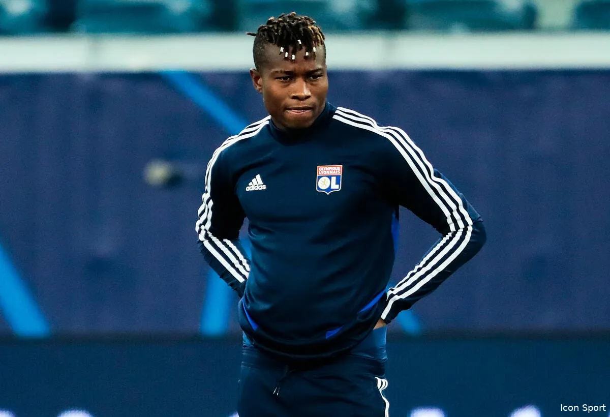 l ol hausse le ton deux joueurs prennent la porte icon sputnik 6087143 hr en 363391