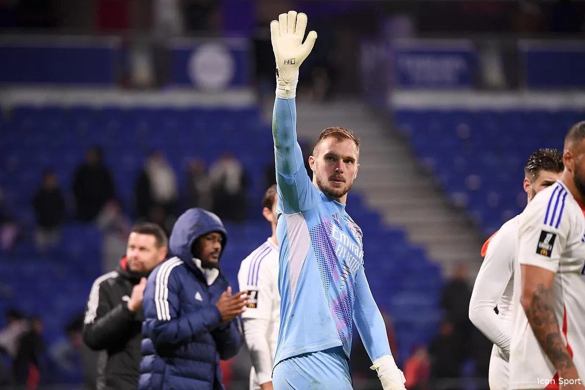 l ol possede un crack enorme eric roy est bluffe iconsport 248517 0152 386623