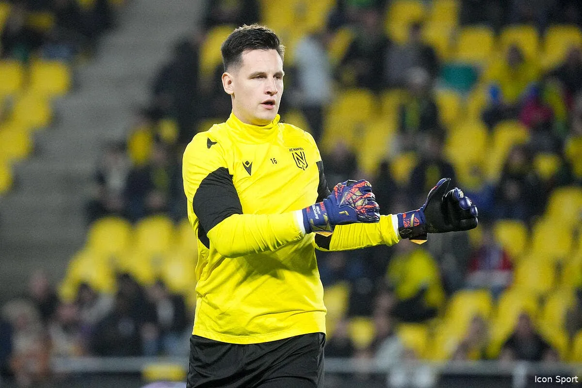 l ol vire lopes et trouve son remplacant iconsport 191175 0034 380037