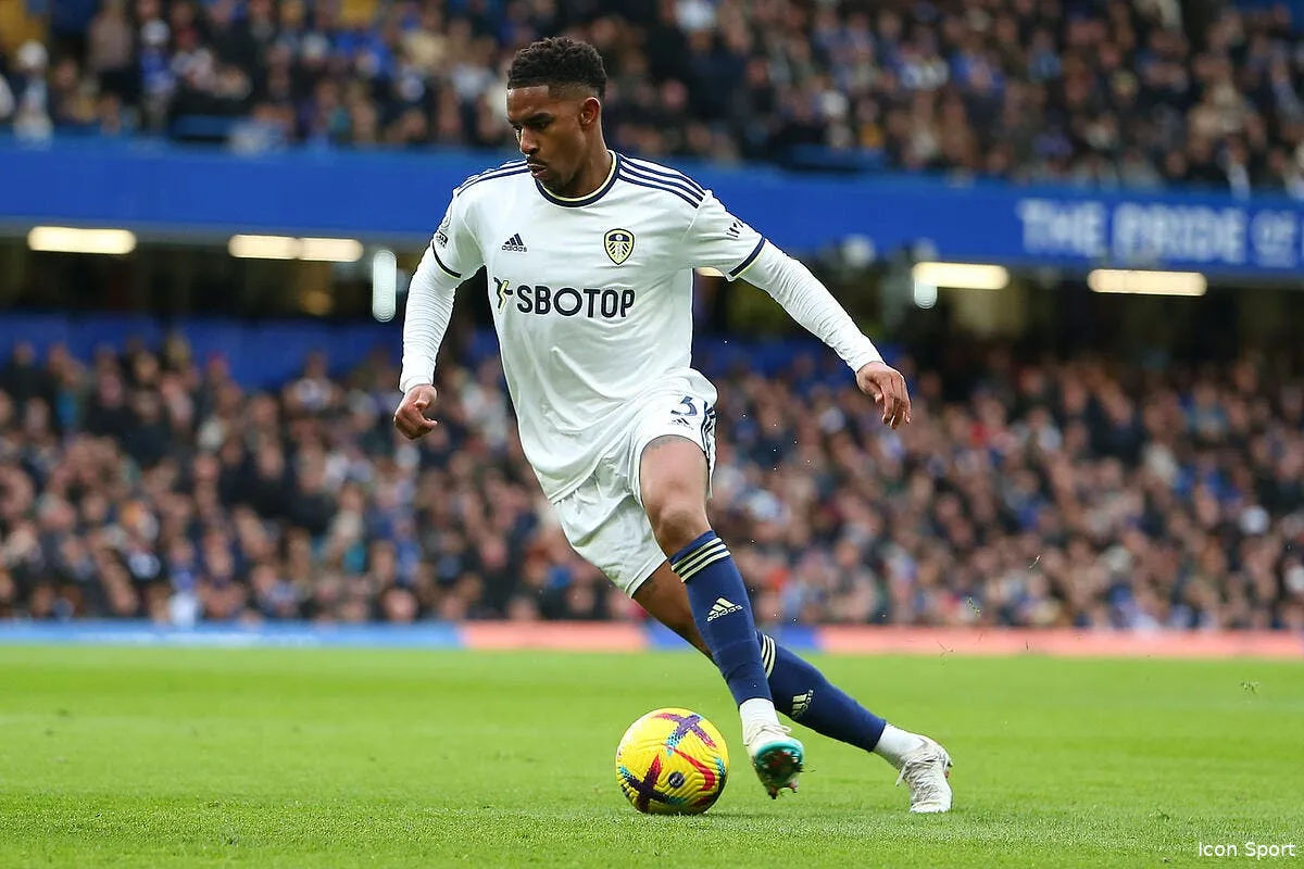 l om dechire son offre pour un defenseur de premier league icon ap 12483111 362715