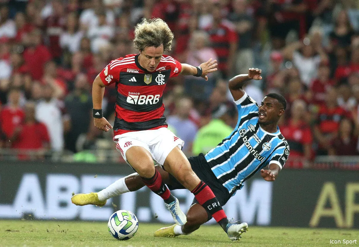 l om et l ol se livrent une guerre pour cette pepite a 1 me icon flamengo v gremio 08 362830
