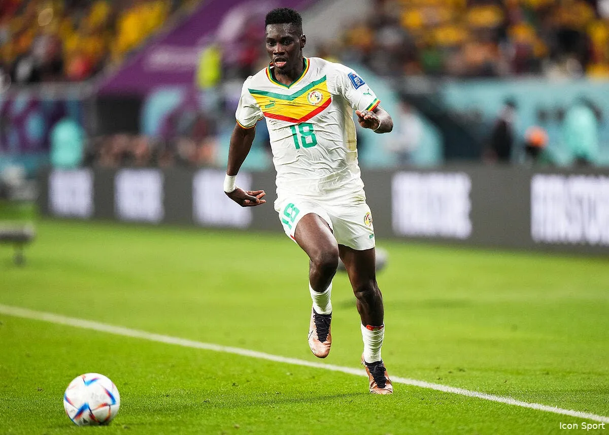 l om fait une premiere offre pour ismaila sarr icon wc 221128 5146 363128