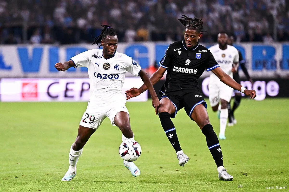 l om jette l eponge dans ce dossier au tarif lunaire icon ab9 7483 359993