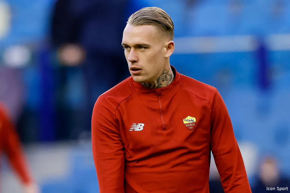 l om se fait doubler pour le transfert de karsdorp icon 570 vitrom20220310 399 354628