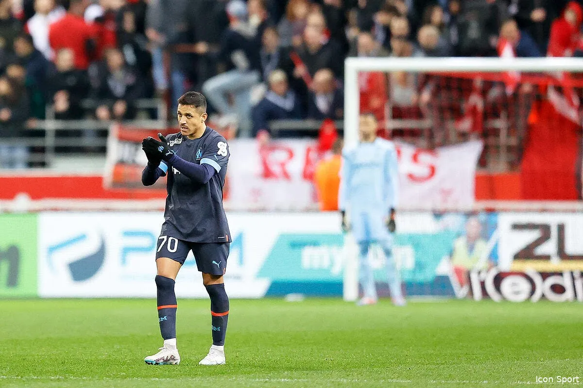 l1 alexis sanchez maillon fort de l equipe type icon 62i5099 358297