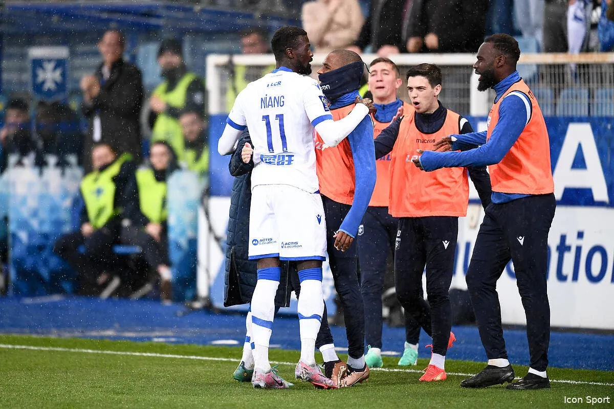 l1 auxerre gagne le derby de la peur icon pl5 8653 358749