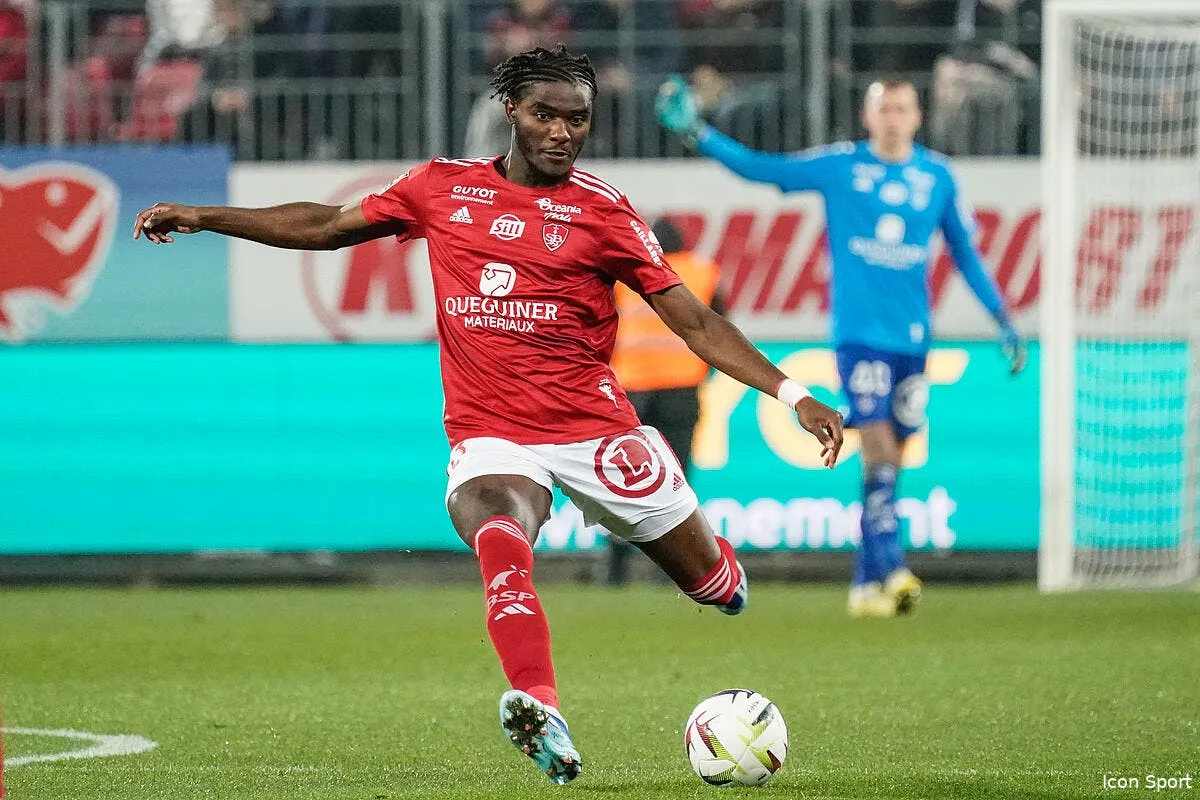 l1 brest flambe et se fait depouiller au mercato icon win7833 369589