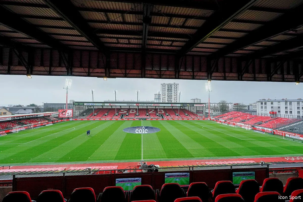 l1 brest strasbourg officiellement reporte icon 019572 0212 367626