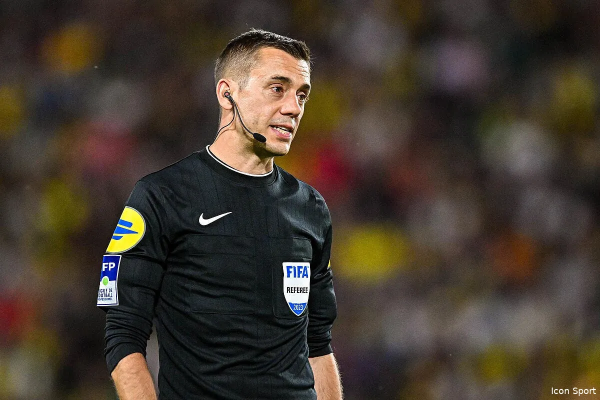 l1 clement turpin n 1 des arbitres la fff dit stop icon bap 030623 93 115 361440