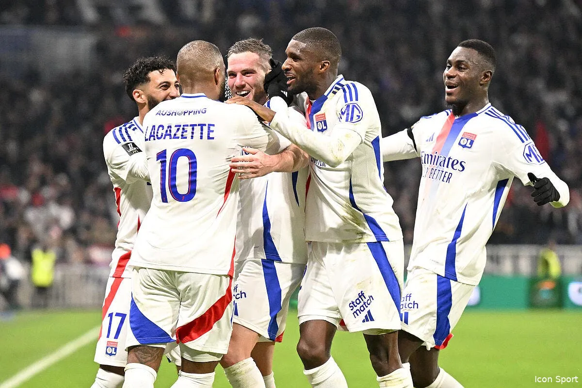 l1 l ol etrille nice lacazette voit triple iconsport 245993 0139 384719