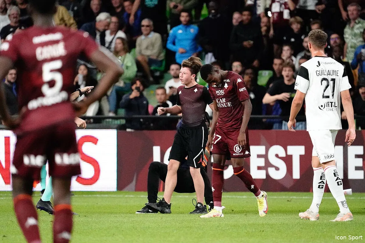 l1 l2 menaces les arbitres prennent la parole icon win0323 350379