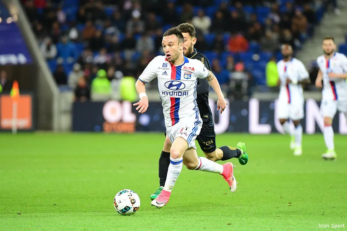 l1 valbuena revait de l om labrune l a expedie a l ol icon win 230417 01 3659 338387