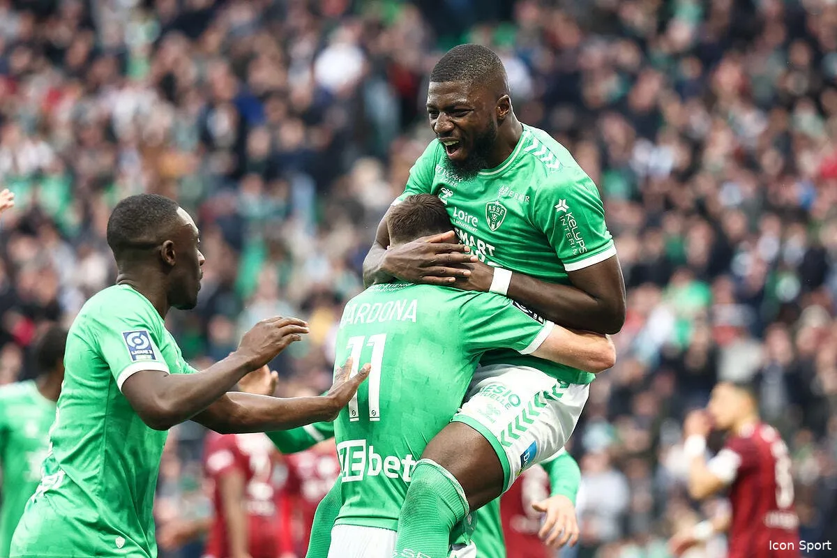 l2 l asse enchaine et monte sur le podium icon 1ama7444 372371