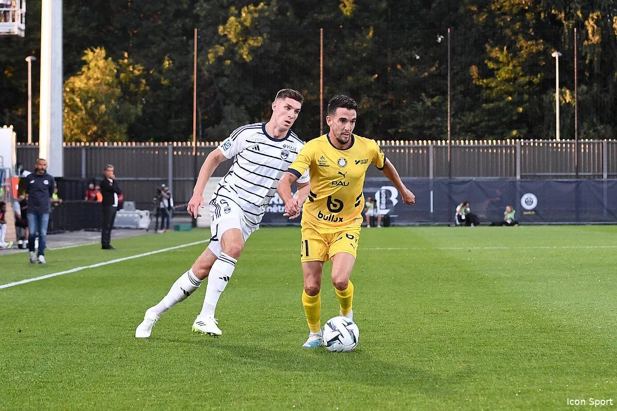 l2 les girondins de bordeaux balayes a pau icon pl2 6512 363810