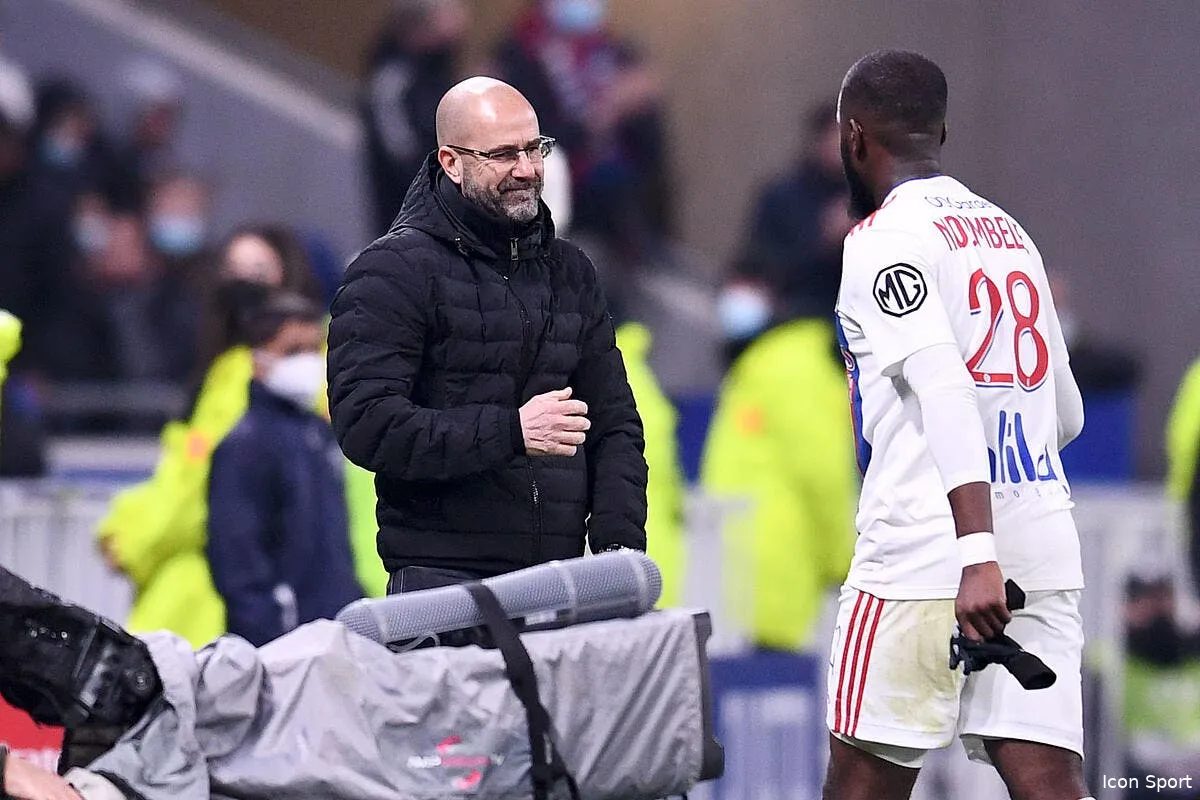 laaziri avant tagliafico l ol arme son cote gauche icon pl5 5959 344869