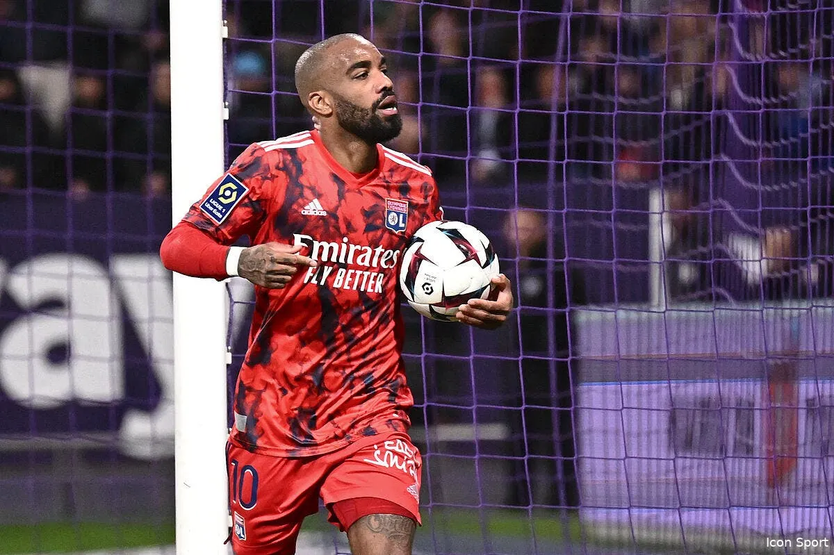 lacazette continue de faire rever l ol d europe icon ab9 3729 2 359249