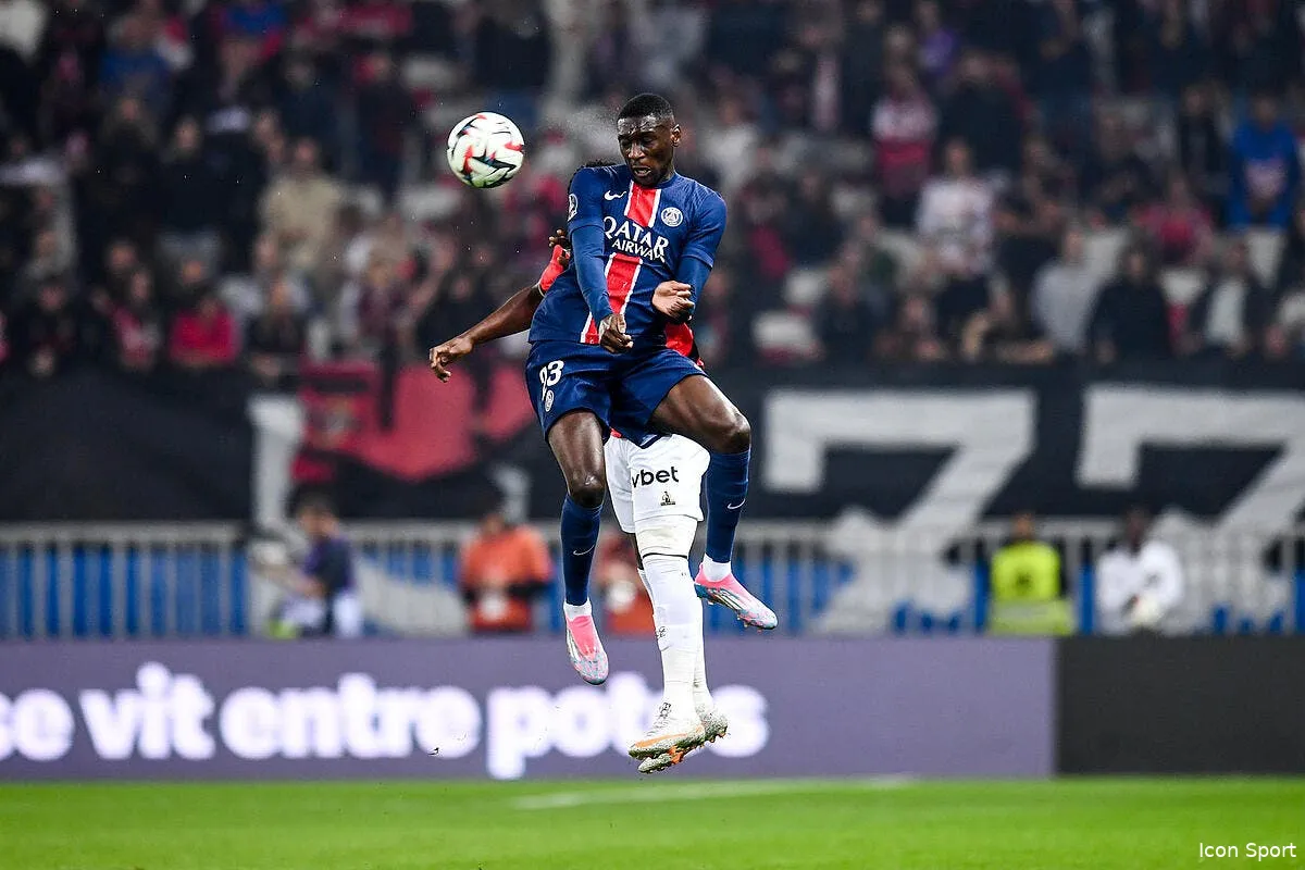 ldc le psg avec kolo muani face au psv iconsport 241254 0021 382843