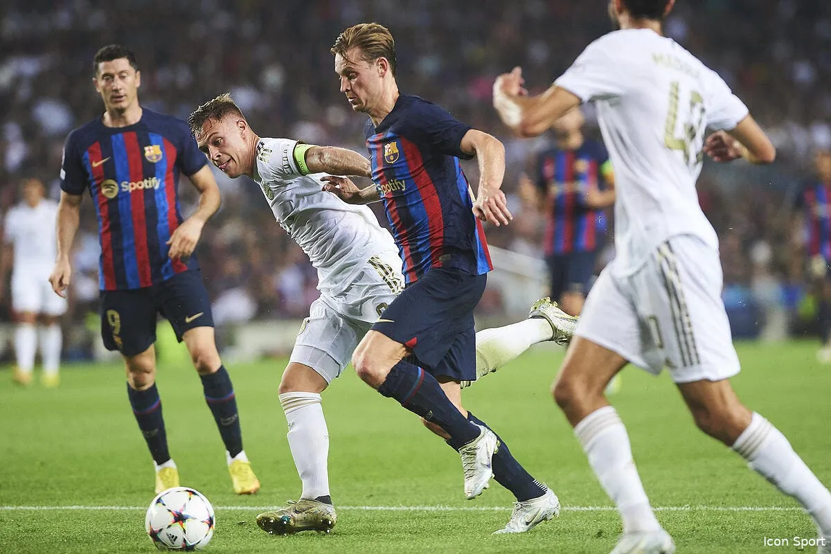 le bayern munich acheve le barca icon 078 fcbbay20221026 054 352834