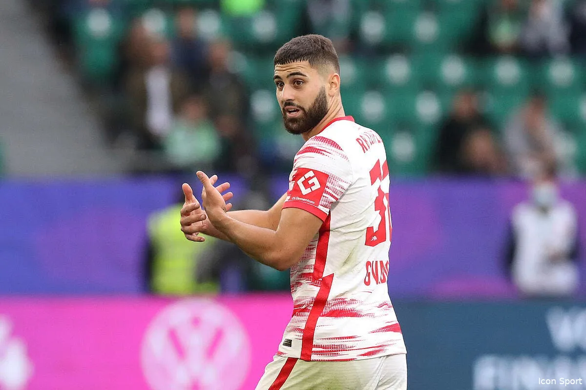 le defenseur le plus cher au monde arrive a city icon 253849628 363614