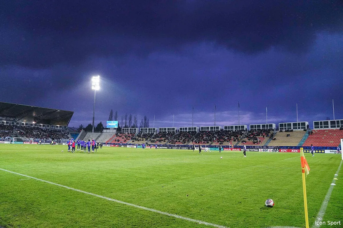 le fc tours raye de la carte du football francais iconsport 185470 0127 389022
