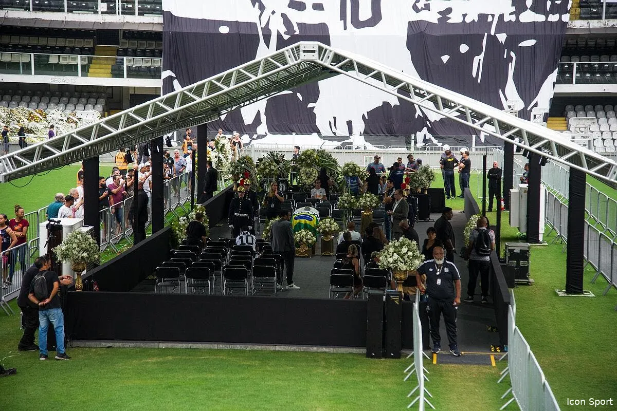 le football bresilien se dechire sur le cercueil de pele icon asi20230103014 355382