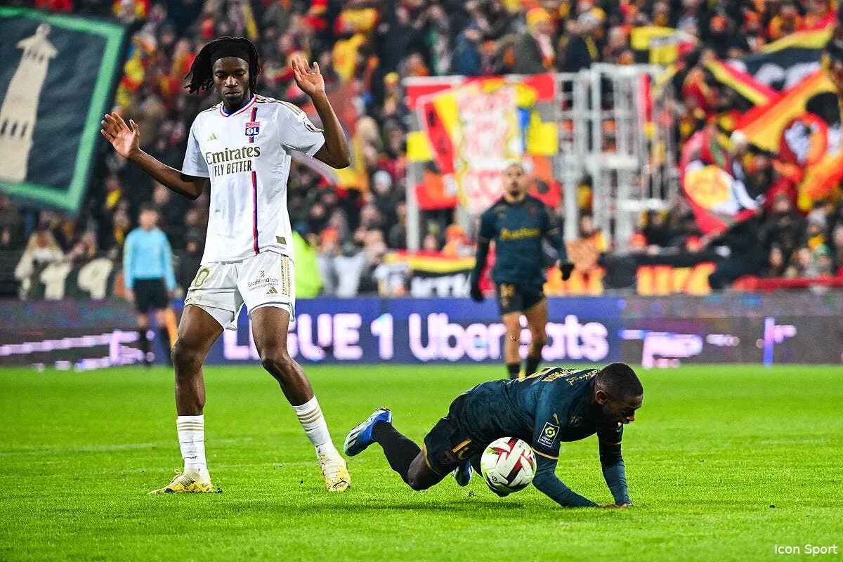 le groupe de l ol pierre sage a fait le tri icon iconsport z91 9276 369060