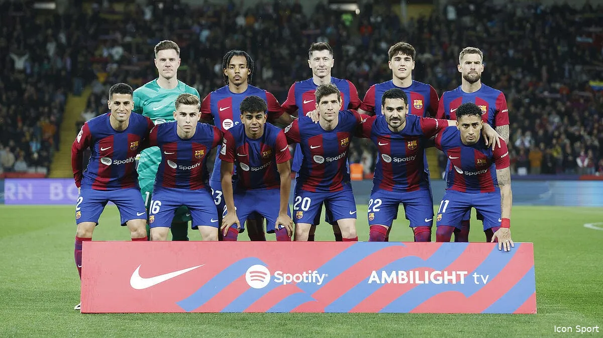 le groupe du barca face au psg iconsport 204624 0073 374274