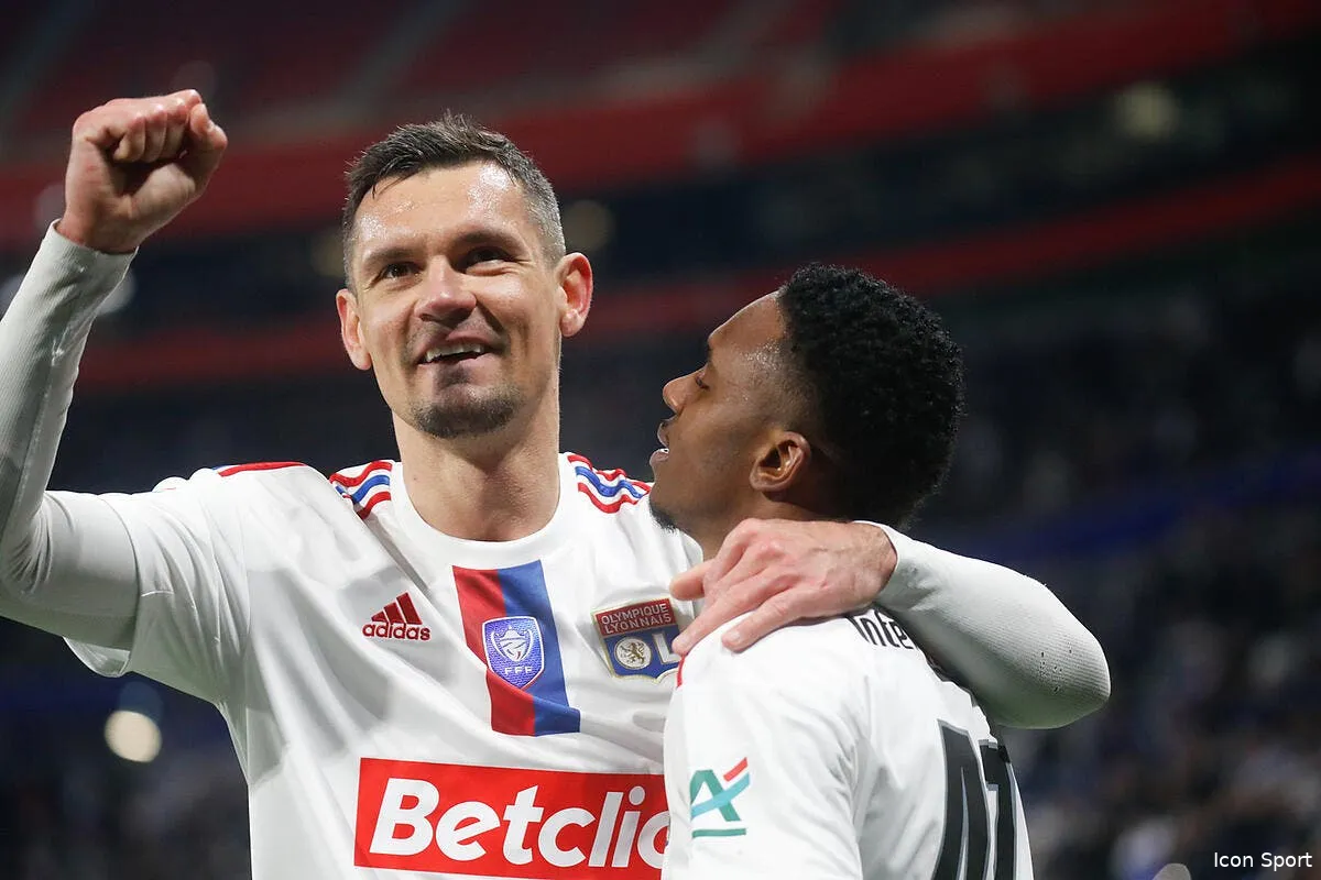 le nouveau taulier du vestiaire exige des pros a l ol icon 25i8791 357851