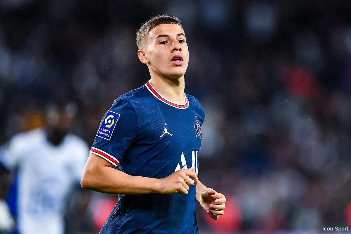 le psg a convaincu le jeune gharbi gharbi 343641