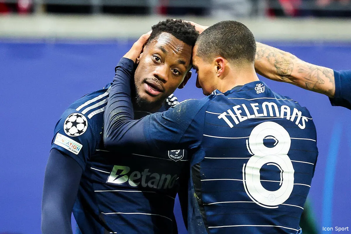 le psg negocie avec jhon duran iconsport 246844 0028 386578