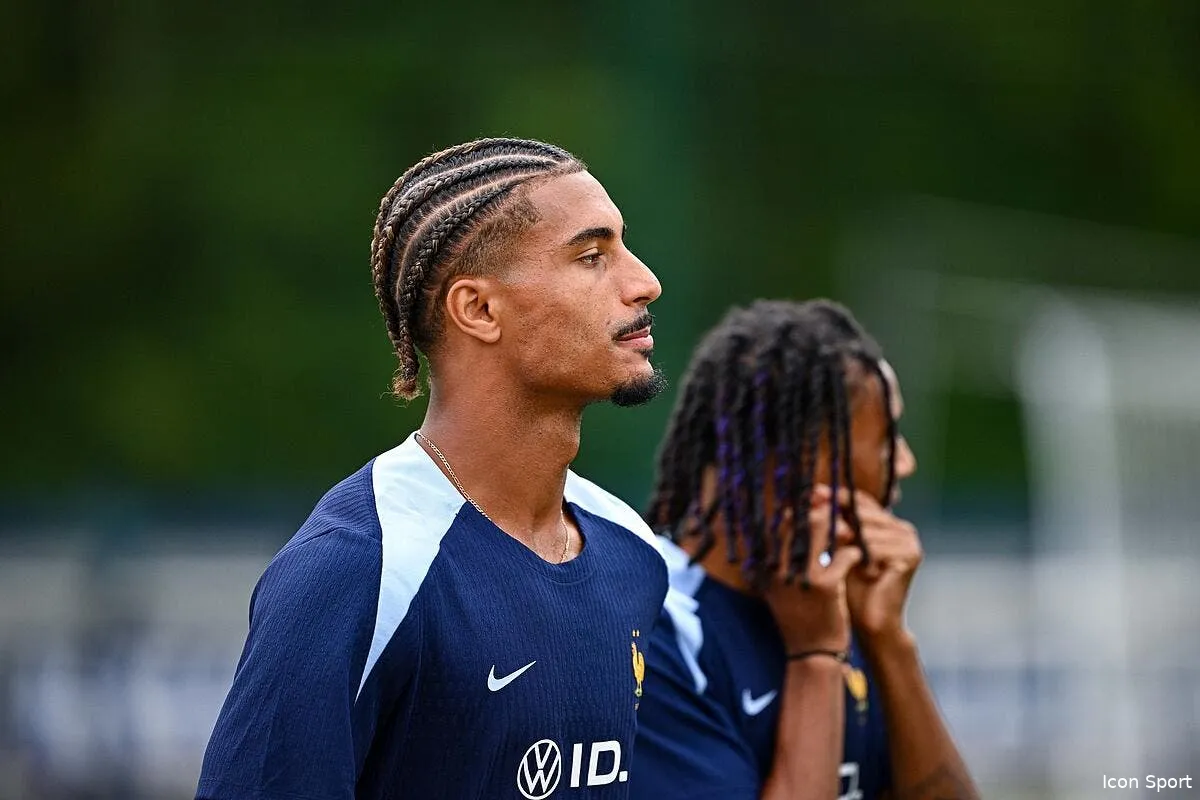 le psg vise un defenseur de l equipe de france iconsport 238409 0133 383437