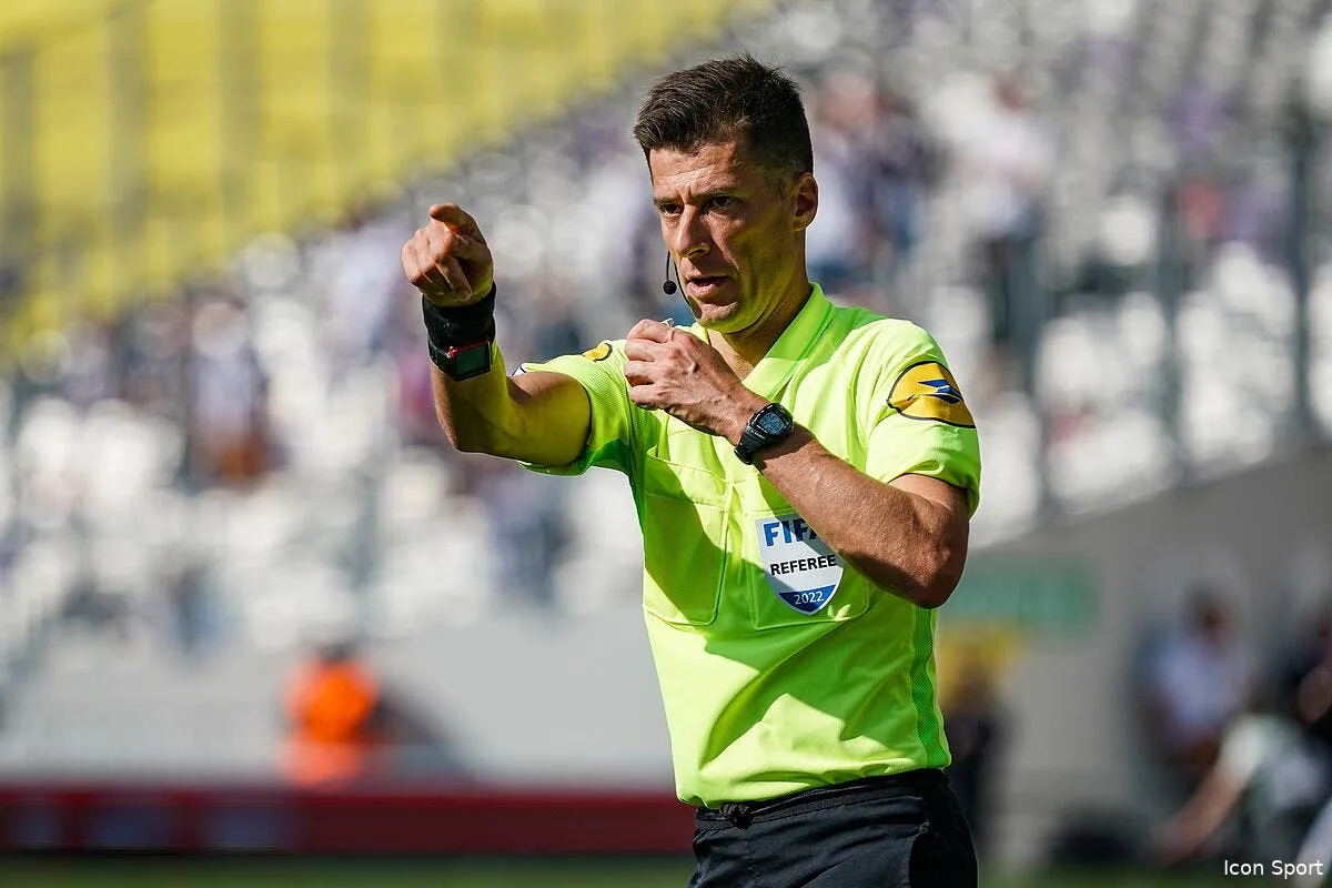 le rc lens humilie en musique l arbitre contre brest icon 221016p7720 356707