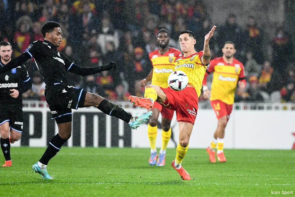 le rc lens souffre mais revient a 3 points du psg icon cas 3166 355803