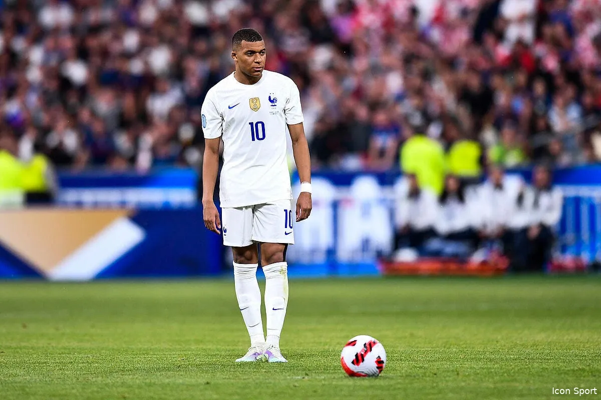 le seul bling bling autorise au psg c est kylian mbappe icon pl5 4442 344143