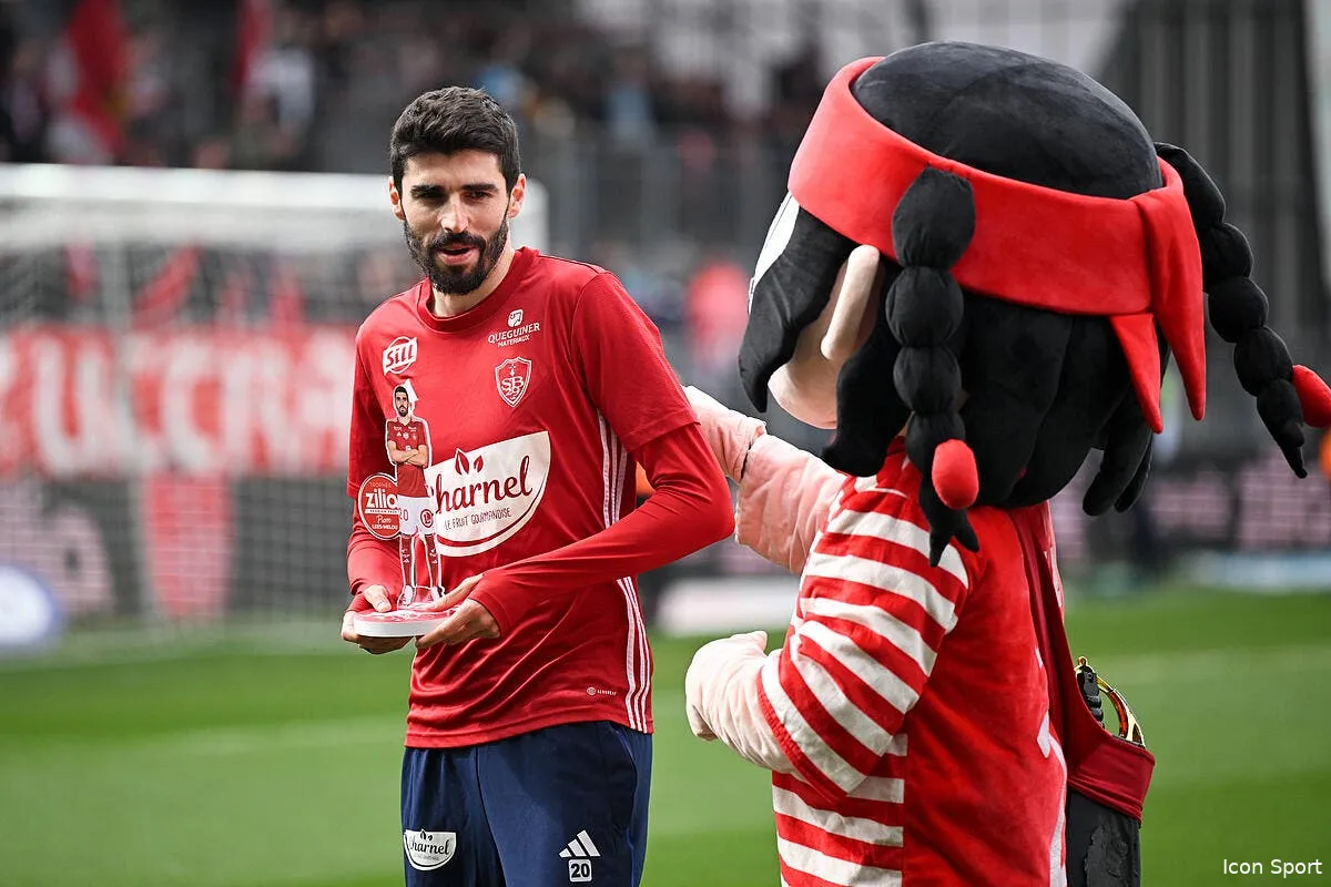 lees melou reste flou sur son avenir a brest iconsport 199466 0051 374463