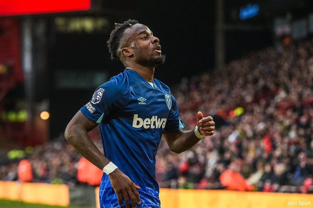 lens fonce sur un ancien de l ol iconsport 187811 0001 386781