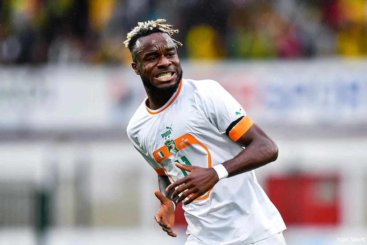 lens passe a cote du bon coup maxwell cornet iconsport 164420 0141 386981