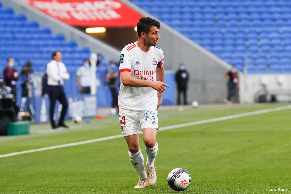 leo dubois capitaine peter bosz confirme icon 25i2401 copie 320701