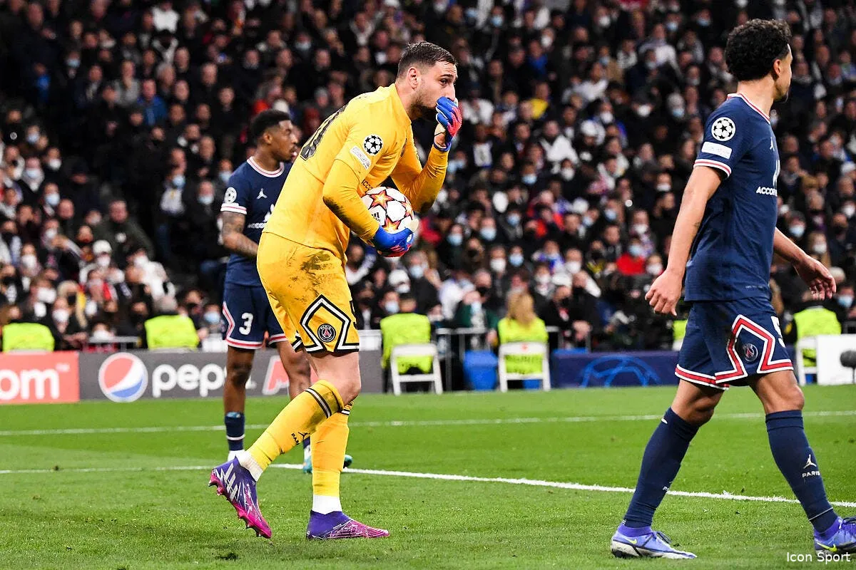 les balles se perdent dans le vestiaire du psg icon ab1 3086 336683