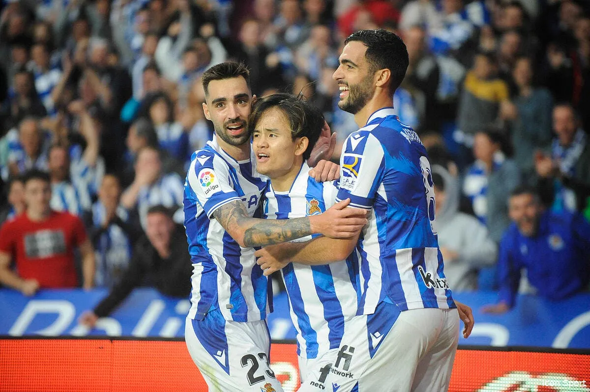 liga la real sociedad en ligue des champions icon ecommercefotos ecommerce2 136421847 360966
