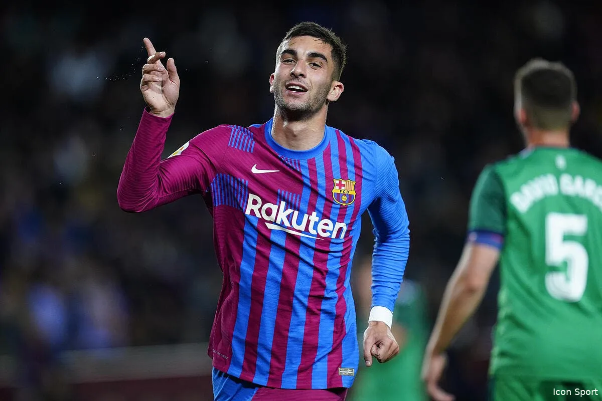 liga le barca de xavi enchaine et grimpe sur le podium icon ps 130322 004 336751