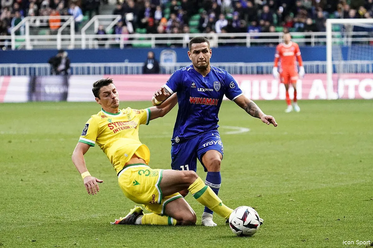 ligue 1 angers coule a pic nantes surnage icon win6077 355126