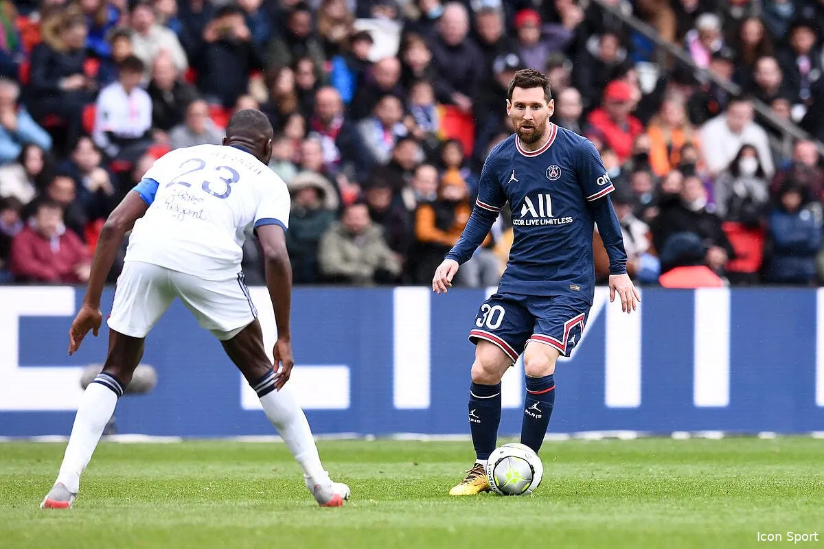 lionel messi tire la l1 et moses simon vers le haut icon pl5 0418 337111