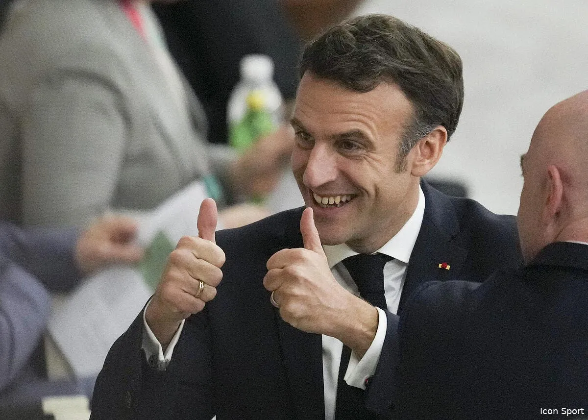 macron soutient l om gros malaise a marseille icon 835450 004 1 360898