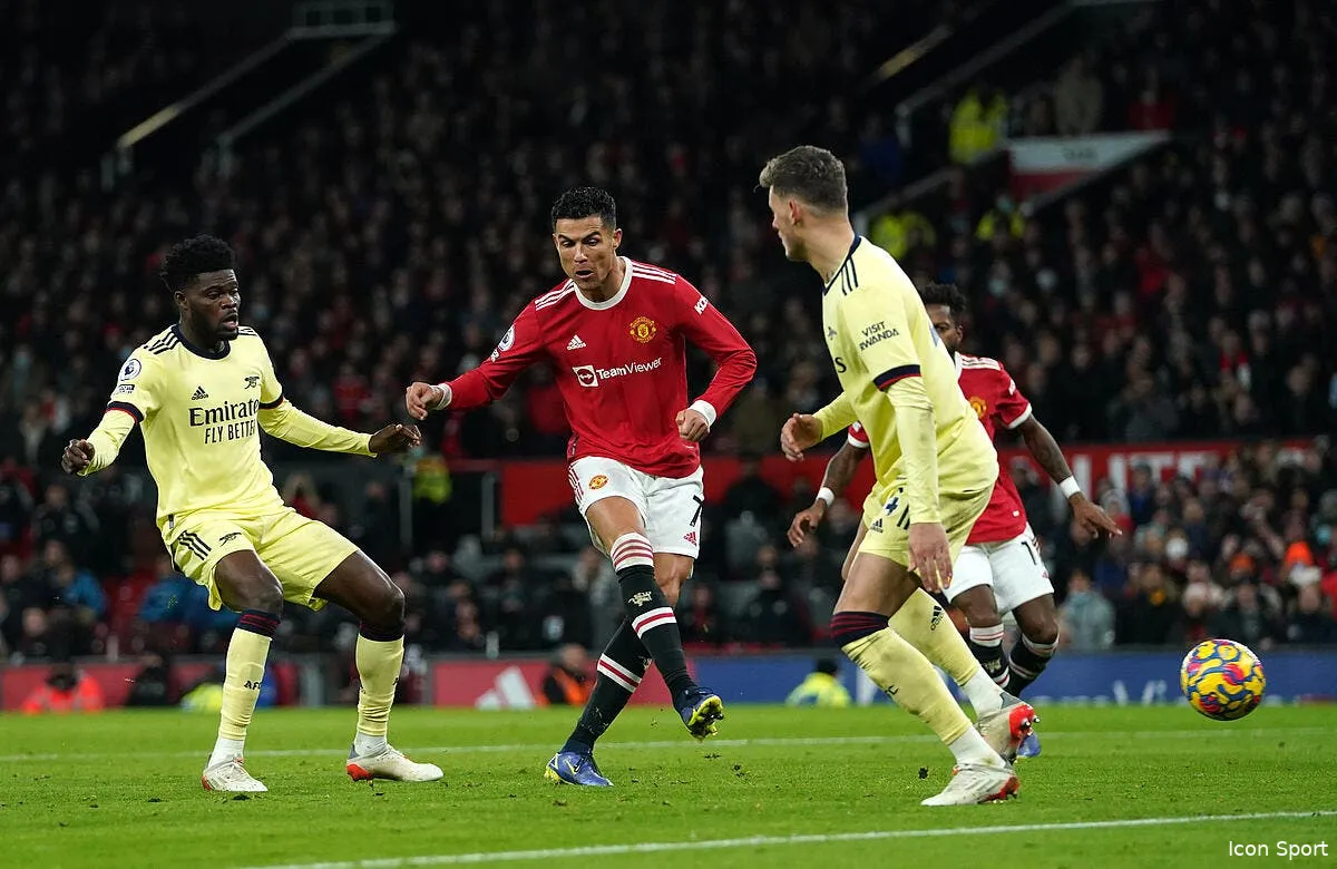 manchester united arsenal cristiano ronaldo s occupe de tout icon 009962 0093 329375